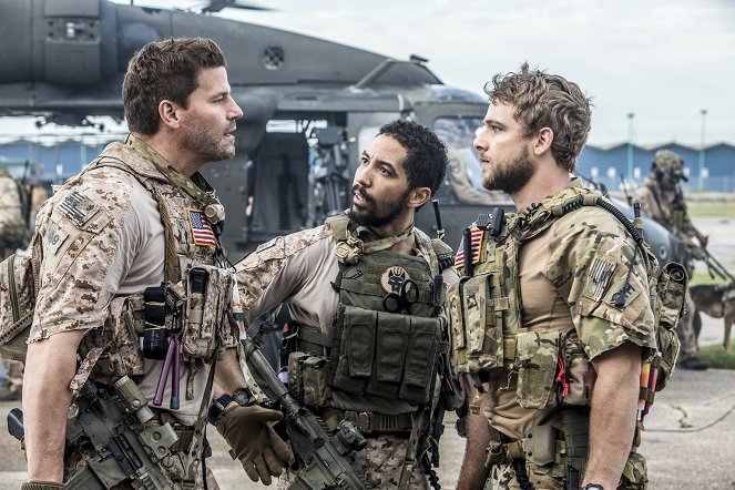 SEAL Team - Tip of the Spear - Filmfotók - David Boreanaz, Neil Brown Jr., Max Thieriot