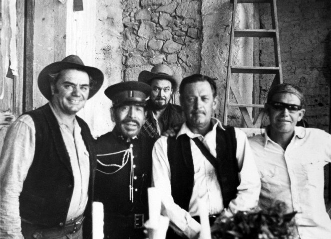 Grupo salvaje - Del rodaje - Ernest Borgnine, Margarito Luna, Ben Johnson, William Holden, Sam Peckinpah