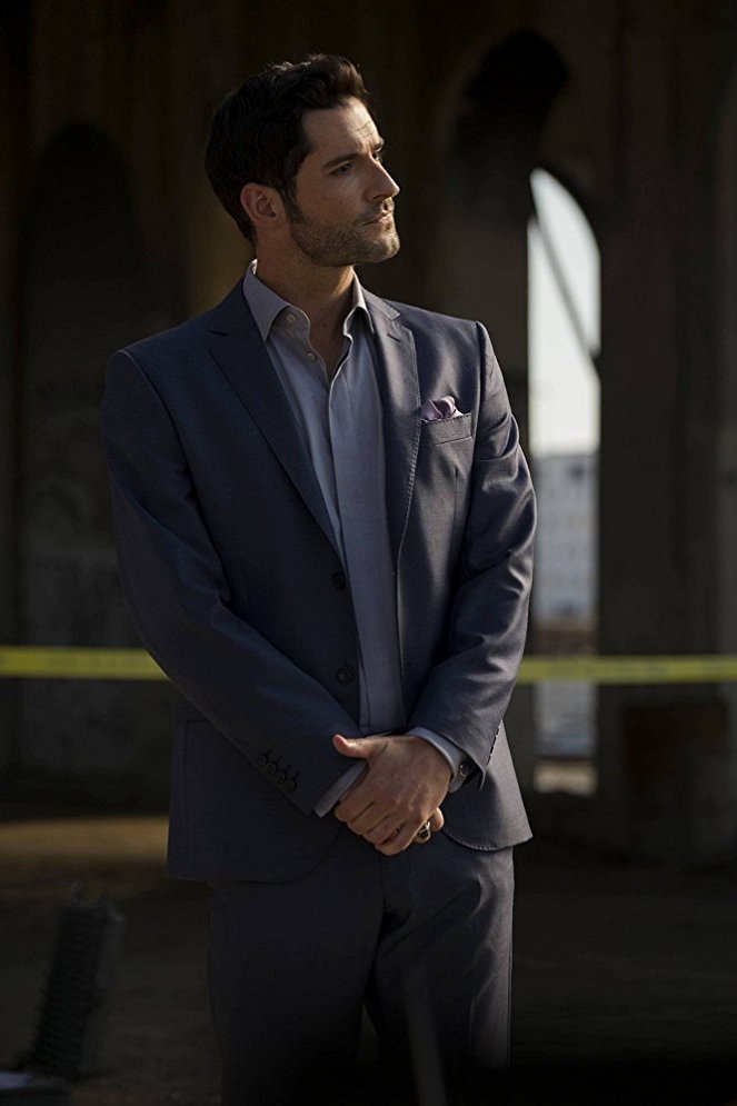 Lucifer - The One with the Baby Carrot - Photos - Tom Ellis