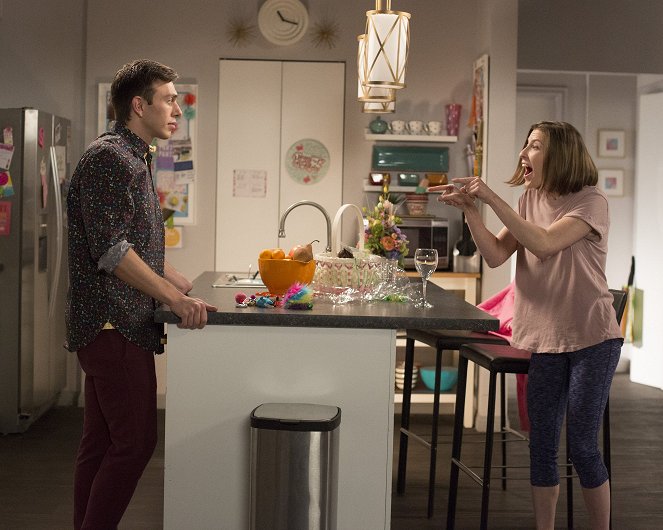 The Middle - Thank You for Not Kissing - Photos - Brock Ciarlelli, Eden Sher
