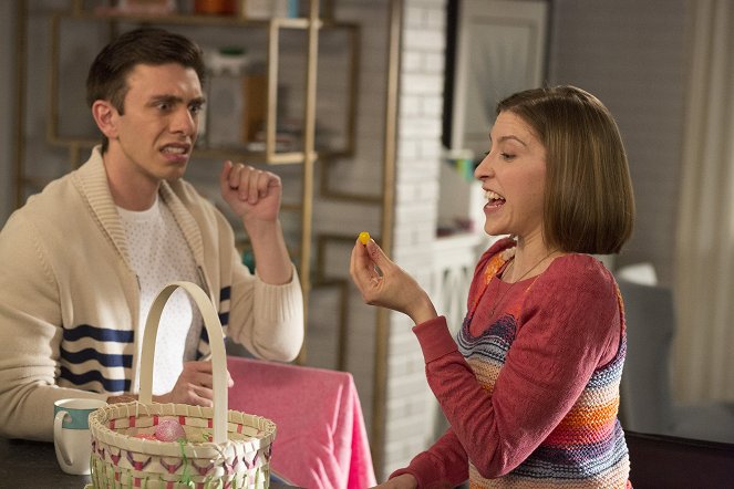The Middle - Thank You for Not Kissing - Van film - Brock Ciarlelli, Eden Sher