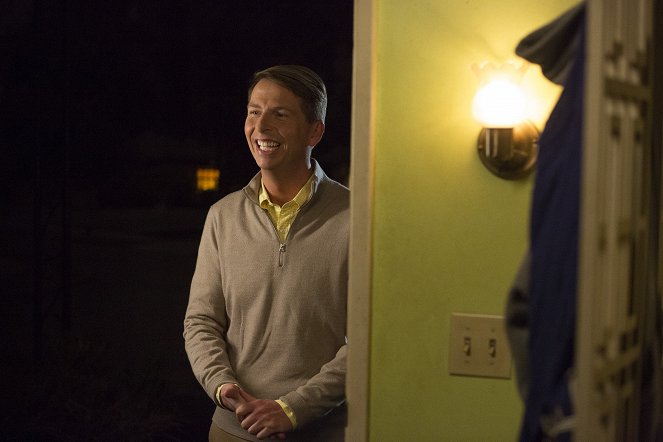 The Middle - Bat Out of Heck - Photos - Jack McBrayer