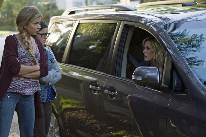 Uma Família Muito Moderna - Por um triz - Do filme - Sarah Hyland, Ariel Winter, Julie Bowen