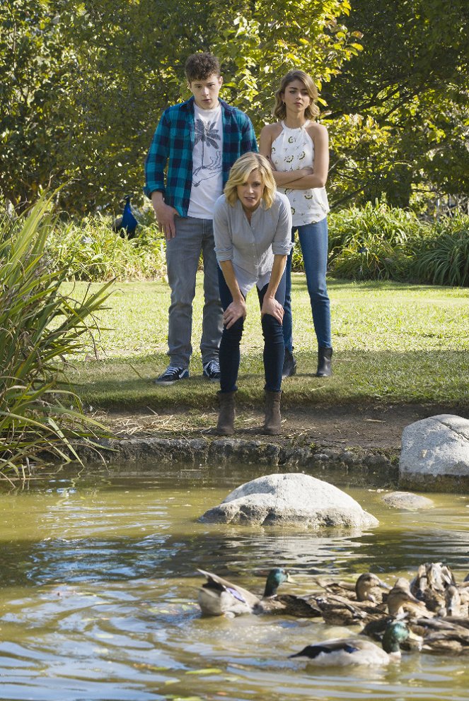 Modern Family - Season 7 - Volez de vos propres ailes - Film - Nolan Gould, Julie Bowen, Sarah Hyland