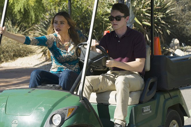 Modern Family - Season 7 - Spread Your Wings - Photos - Sofía Vergara