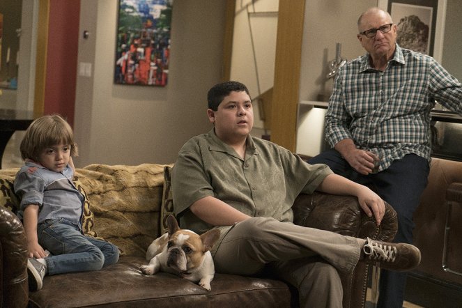 Modern Family - Nom d'un chien ! - Film - Jeremy Maguire, Rico Rodriguez, Ed O'Neill