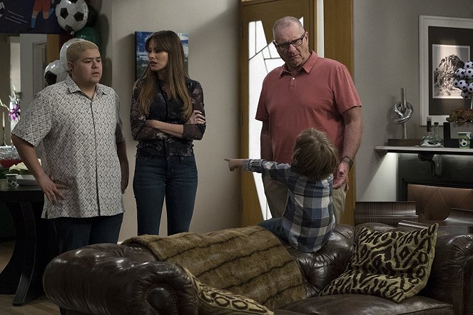 Modern Family - Season 9 - Ein paar letzte Worte - Filmfotos - Rico Rodriguez, Sofía Vergara, Ed O'Neill