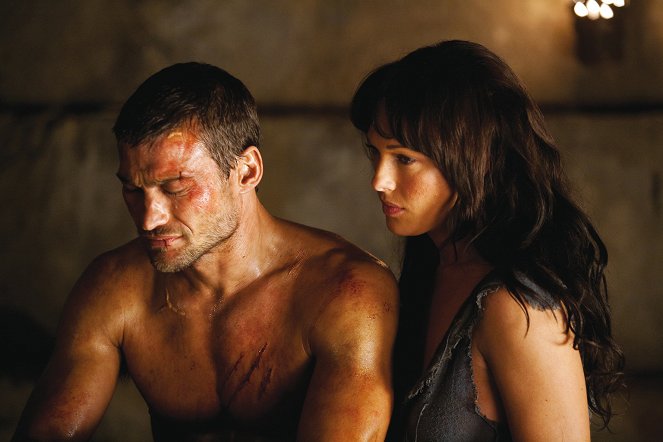 Spartacus - The Thing in the Pit - Photos - Andy Whitfield, Erin Cummings