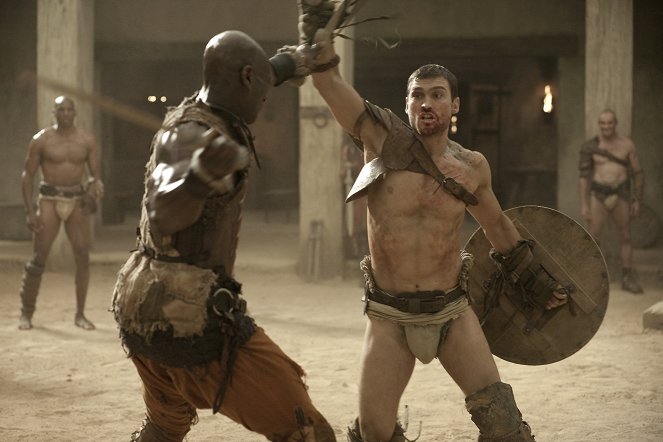 Spartacus - Igrzyska cienia - Z filmu - Peter Mensah, Andy Whitfield