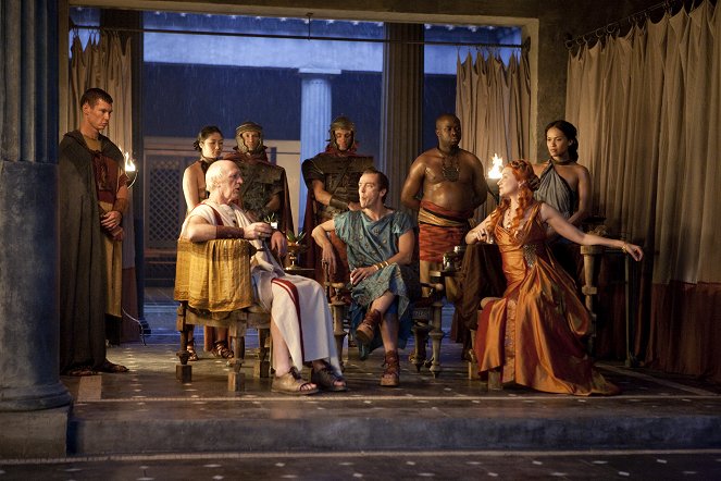 Spartacus - Delikatne sprawy - Z filmu - John Bach, John Hannah, Lucy Lawless, Lesley-Ann Brandt