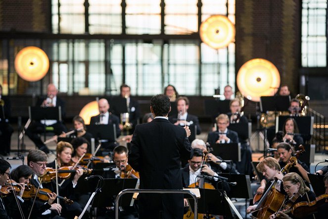 Der Orchesterflug - Johannes Brahms, Symphonie Nr. 2 op. 73 - Filmfotos