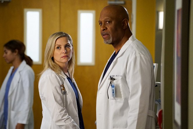Grey's Anatomy - Season 13 - Back Where You Belong - Van film - Jessica Capshaw, James Pickens Jr.
