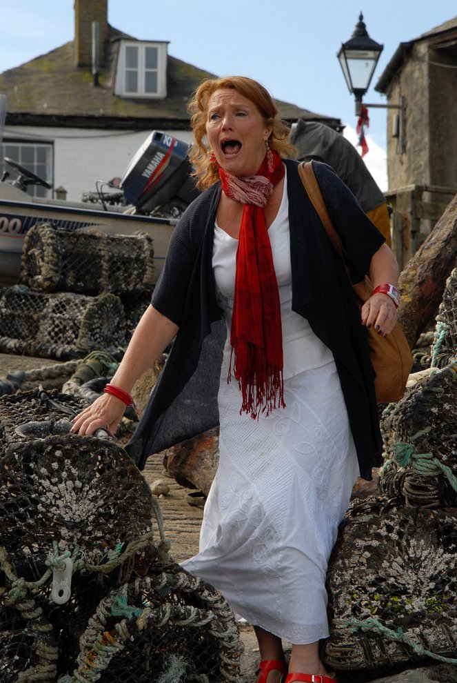 Doc Martin - Cats and Sharks - Photos - Louise Jameson