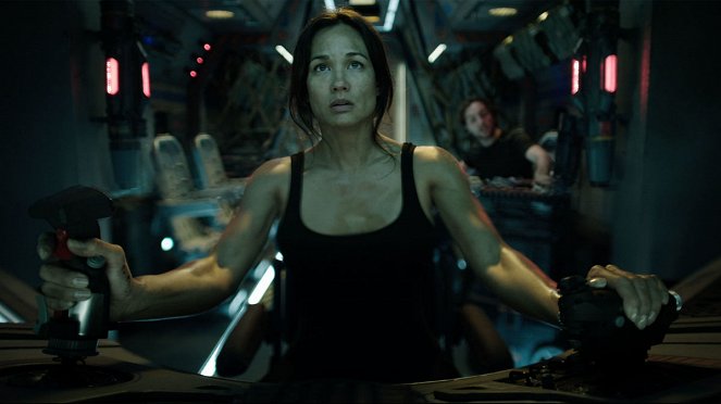 The Expanse - It Reaches Out - Photos - Nadine Nicole