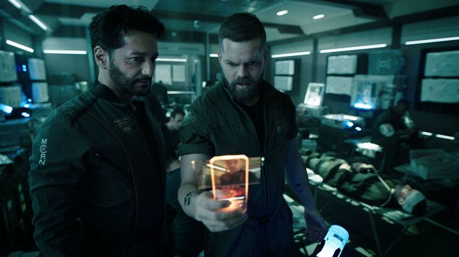 The Expanse - Abaddons Tor - Filmfotos - Cas Anvar, Wes Chatham