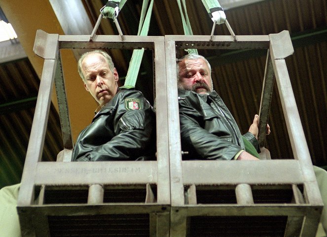 Alarm für Cobra 11 - Die Autobahnpolizei - Season 8 - Freunde in Not - Filmfotos - Gottfried Vollmer, Dietmar Huhn
