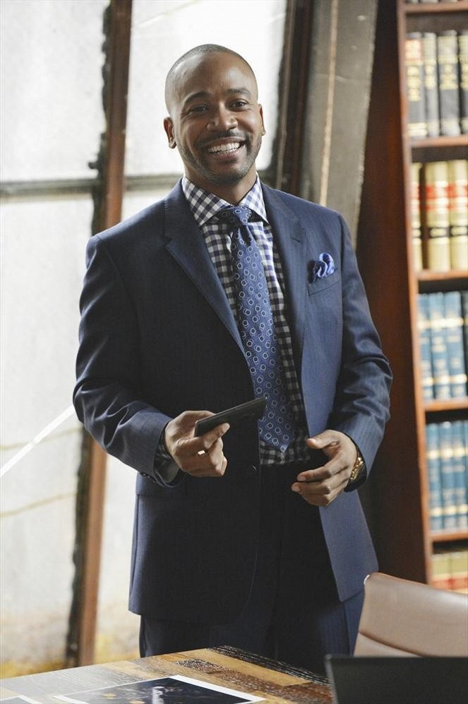 Scandal - Everything's Coming Up Mellie - Photos - Columbus Short