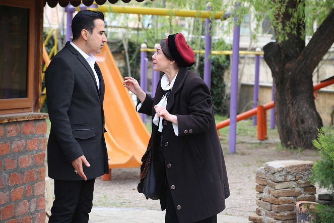 Aşk ve Mavi - Season 2 - Episode 30 - Kuvat elokuvasta - Emrah Erdoğan