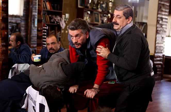 Kardeş Payı - Season 1 - Hirsiz Var - De la película