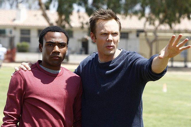 Community - Football, Feminism and You - Photos - Donald Glover, Joel McHale