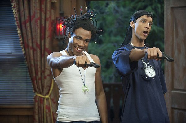 Community - Horror Fiction in Seven Spooky Steps - Photos - Donald Glover, Danny Pudi