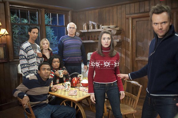 Community - Horror Fiction in Seven Spooky Steps - Photos - Danny Pudi, Donald Glover, Gillian Jacobs, Yvette Nicole Brown, Chevy Chase, Alison Brie, Joel McHale