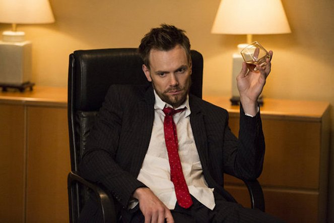 Community - Season 5 - Repilot - Photos - Joel McHale