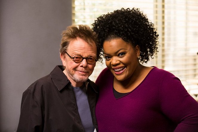 Community - Videocassetes e livros de química - De filmagens - Paul Williams, Yvette Nicole Brown