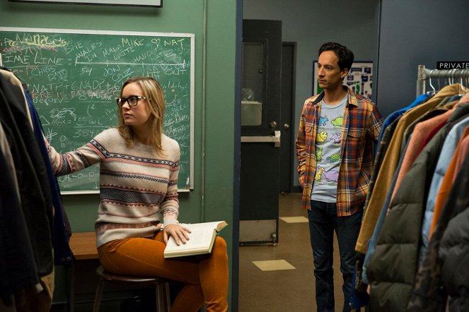 Community - Analiza zależności z perspektywy tablicy korkowej - Z filmu - Brie Larson, Danny Pudi