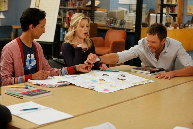 Community - Season 4 - Heroic Origins - Photos - Danny Pudi, Gillian Jacobs, Joel McHale