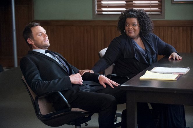 Community - Wprowadzenie do ostateczności - Z filmu - Joel McHale, Yvette Nicole Brown