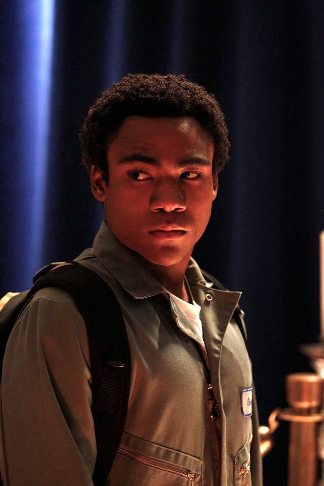 Community - Season 3 - Introduction to Finality - Photos - Donald Glover