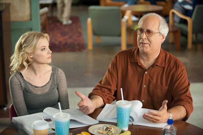 Community - Introduction to Finality - Van film - Gillian Jacobs, Chevy Chase