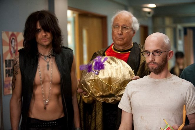 Community - The First Chang Dynasty - Photos - Joel McHale, Chevy Chase, Jim Rash