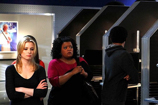 Community - Digital Estate Planning - Photos - Gillian Jacobs, Yvette Nicole Brown