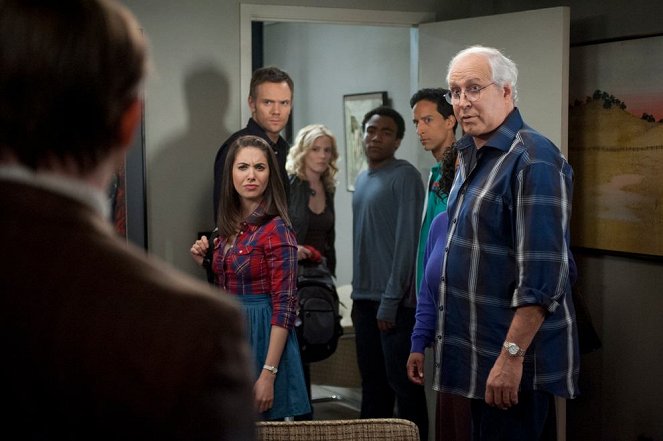 Community - Curriculum Unavailable - Photos - Alison Brie, Joel McHale, Gillian Jacobs, Donald Glover, Danny Pudi, Chevy Chase