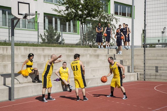 Munkaügyek - Season 5 - A kosárcsapat - Photos - Annamária Fodor, Ferenc Elek, Dániel Mogács