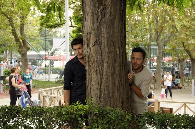 Runaway Brides - Episode 12 - Photos - Fırat Albayram