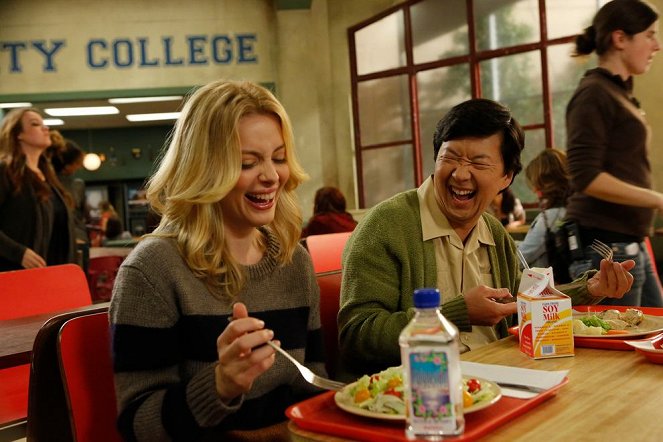 Community - Advanced Introduction to Finality - Making of - Gillian Jacobs, Ken Jeong