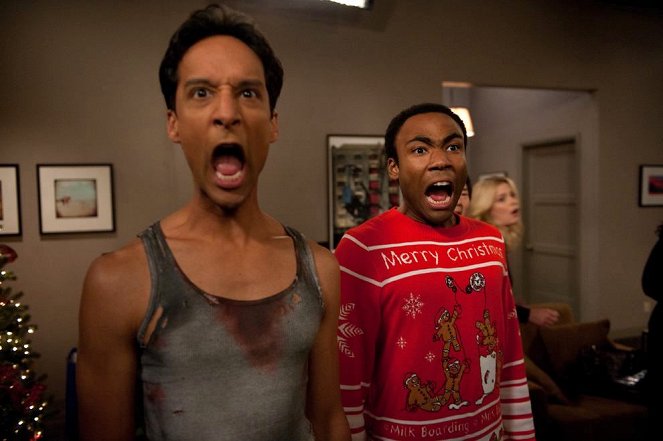 Community - Intro to Knots - Photos - Danny Pudi, Donald Glover
