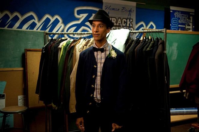 Community - Herstory of Dance - Van film - Danny Pudi