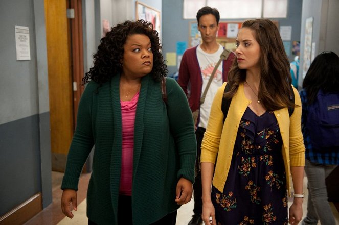 Community - Season 4 - Kobieca historia tańca - Z filmu - Yvette Nicole Brown, Danny Pudi, Alison Brie