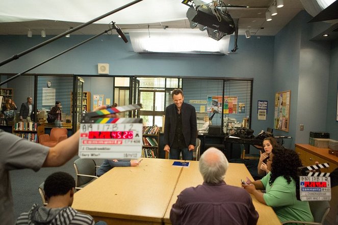 Community - Tournage de documentaire avancé - Tournage - Joel McHale, Alison Brie, Yvette Nicole Brown