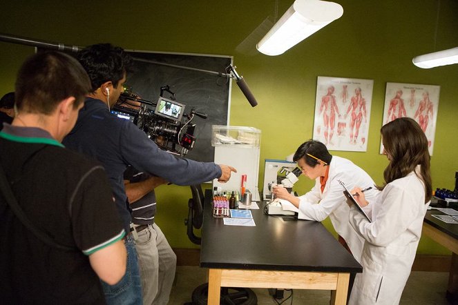 Community - Tournage de documentaire avancé - Tournage - Ken Jeong