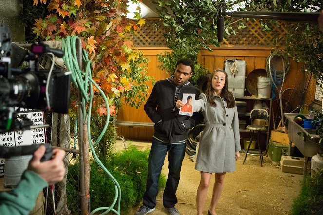 Community - Advanced Documentary Filmmaking - Making of - Donald Glover, Alison Brie