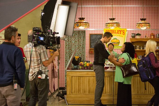 Community - Tournage de documentaire avancé - Tournage - Joel McHale, Ken Jeong, Yvette Nicole Brown