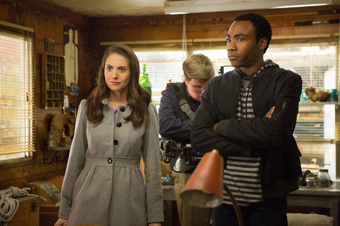 Community - Advanced Documentary Filmmaking - Photos - Alison Brie, Donald Glover