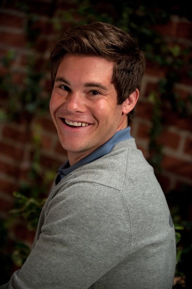 Community - Evasion coopérative dans les relations familiales - Tournage - Adam Devine