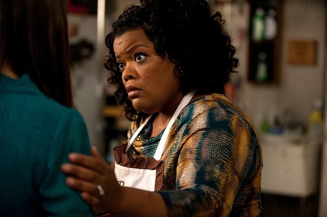 Community - Cooperative Escapism in Familial Relations - Photos - Yvette Nicole Brown