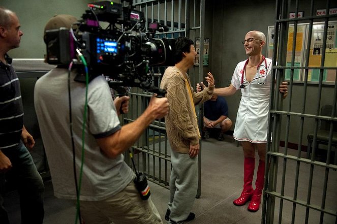 Community - Alternatywna historia niemieckiej inwazji - Z realizacji - Ken Jeong, Jim Rash